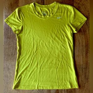 Nike Dri-FIT Short Sleeve Tee Yellow – Small